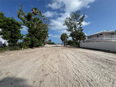 831 NORTH SHORE DRIVE
