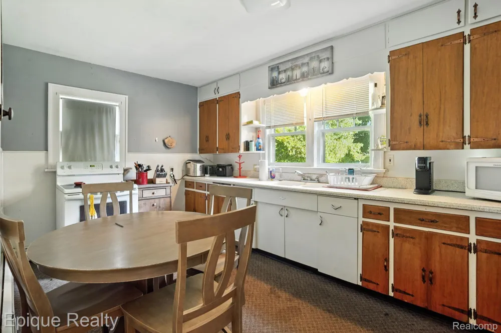 203 E Mechanic Street