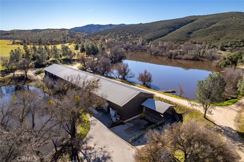 535 Calf Canyon Highway Creston, CA 93432