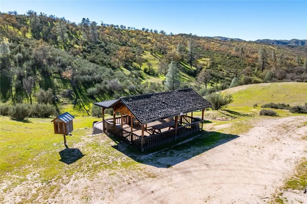 535 Calf Canyon Highway Creston, CA 93432