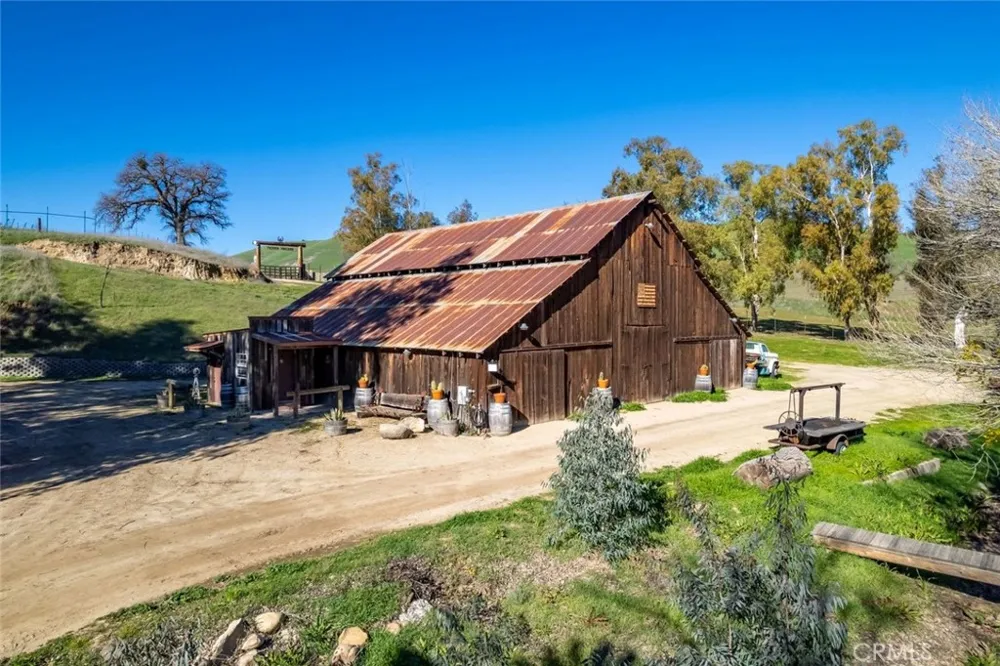 535 Calf Canyon Highway Creston, CA 93432