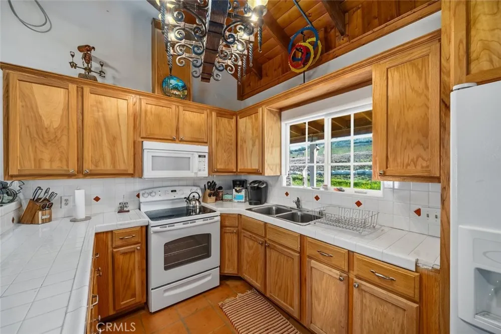 535 Calf Canyon Highway Creston, CA 93432