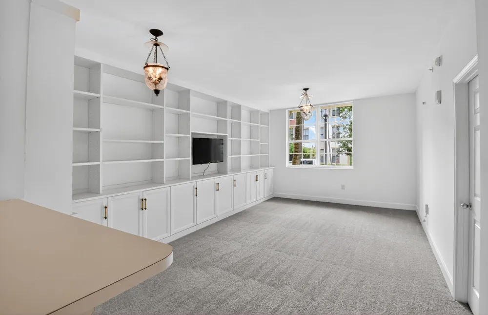 630 S Sapodilla Avenue #121