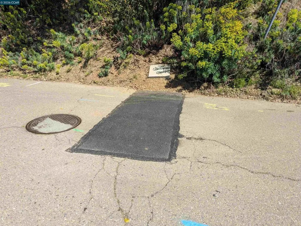 Gravatt Dr. Oakland, CA 94705