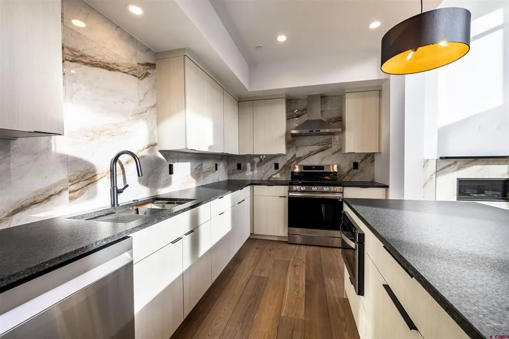 1124 Twin Buttes Avenue Durango, CO 81301