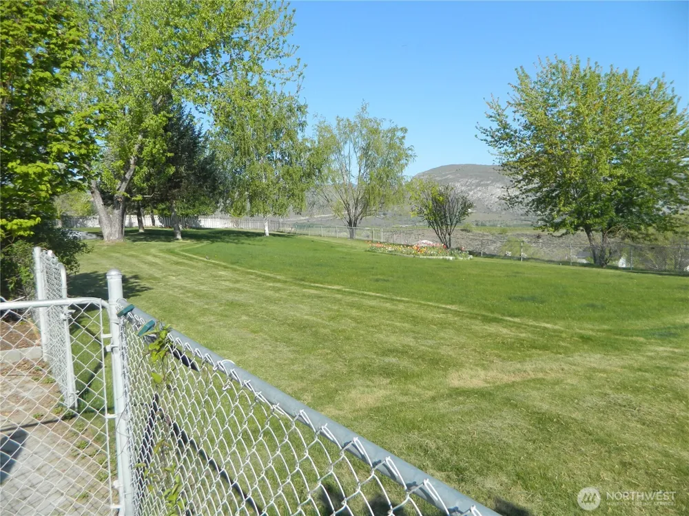23 Valley View Drive Tonasket, WA 98855