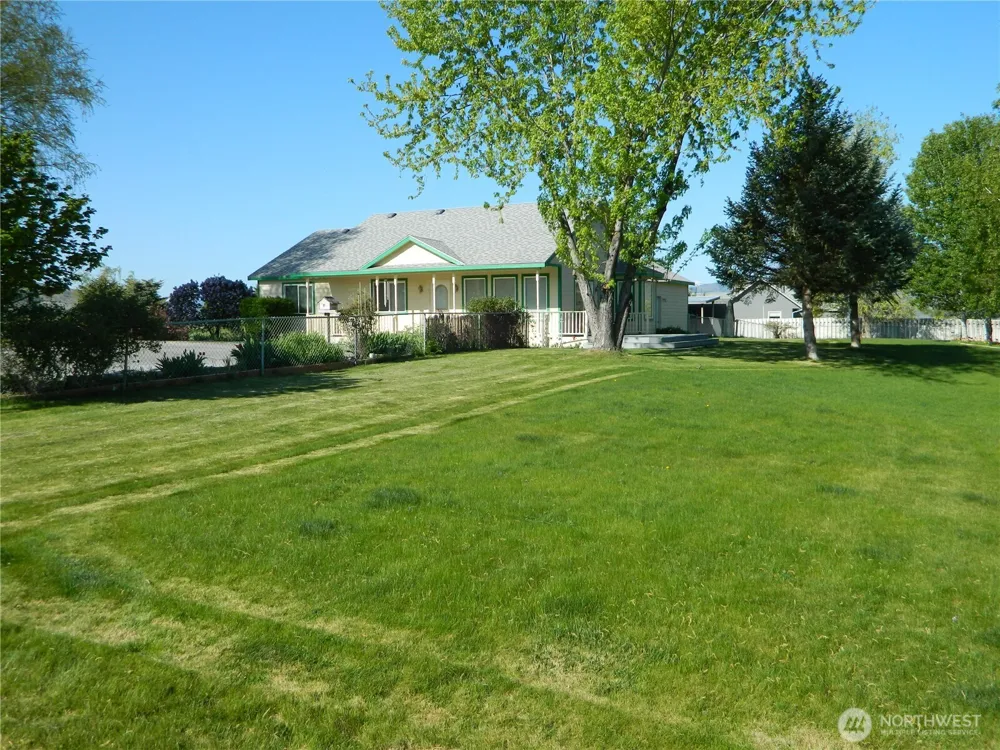 23 Valley View Drive Tonasket, WA 98855