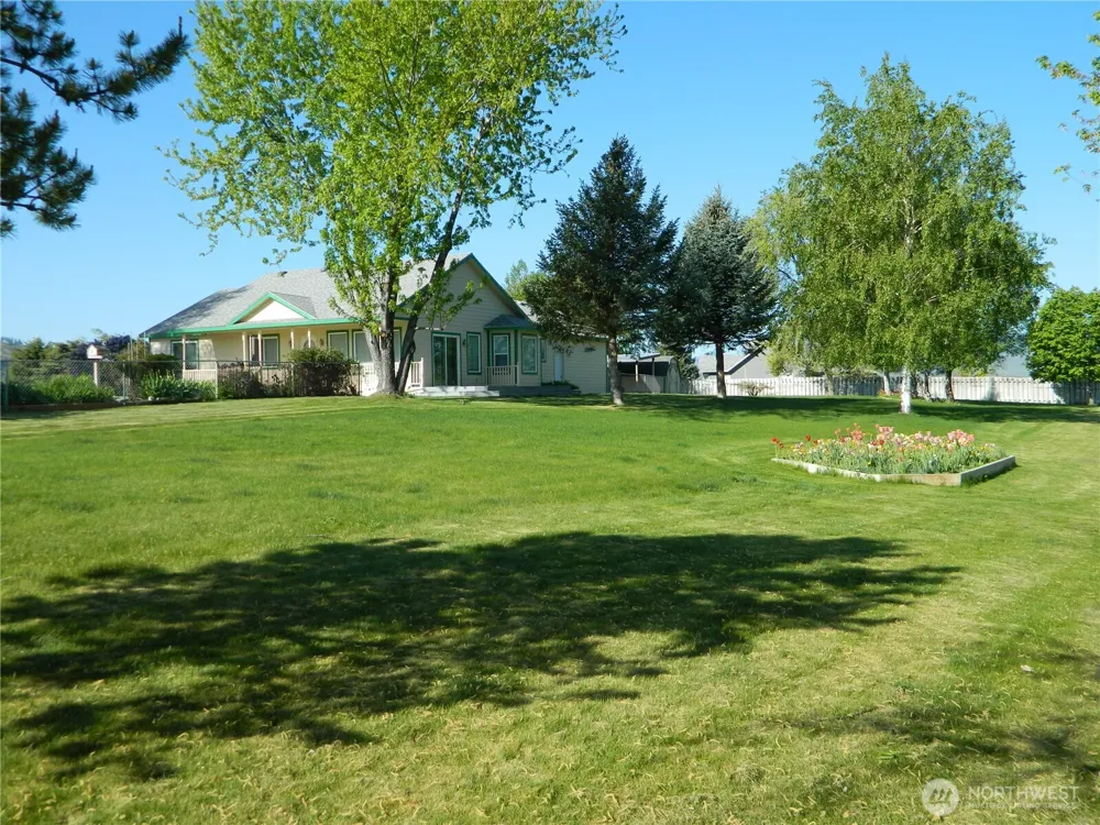 23 Valley View Drive Tonasket, WA 98855