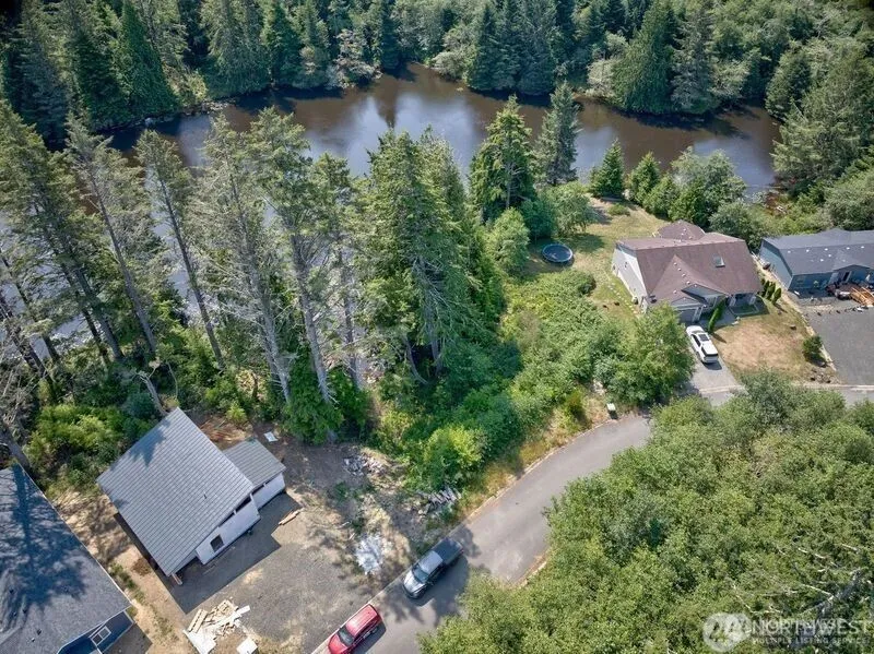 4 Sunrise Lane South Bend, WA 98586