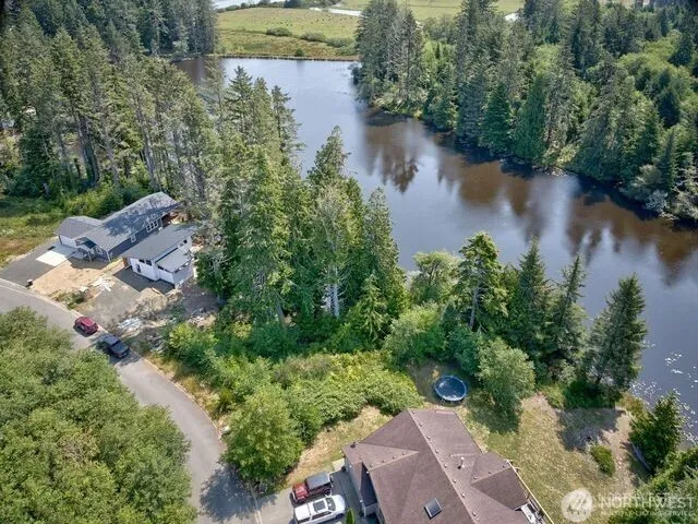 4 Sunrise Lane South Bend, WA 98586