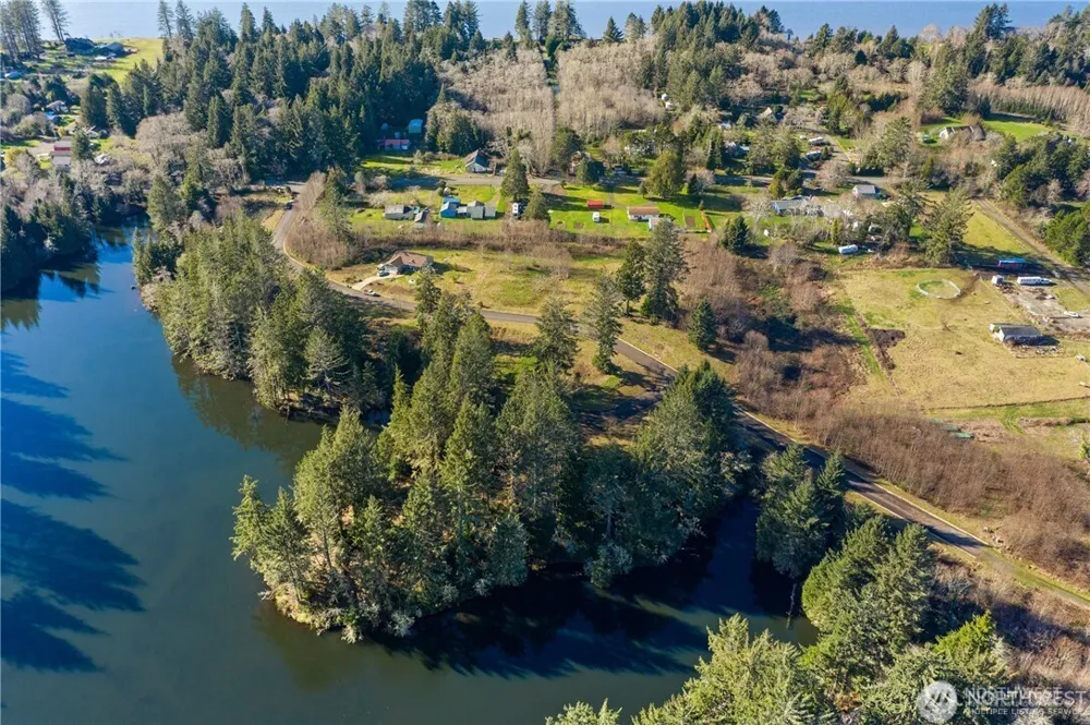 4 Sunrise Lane South Bend, WA 98586