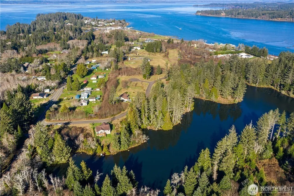 4 Sunrise Lane South Bend, WA 98586