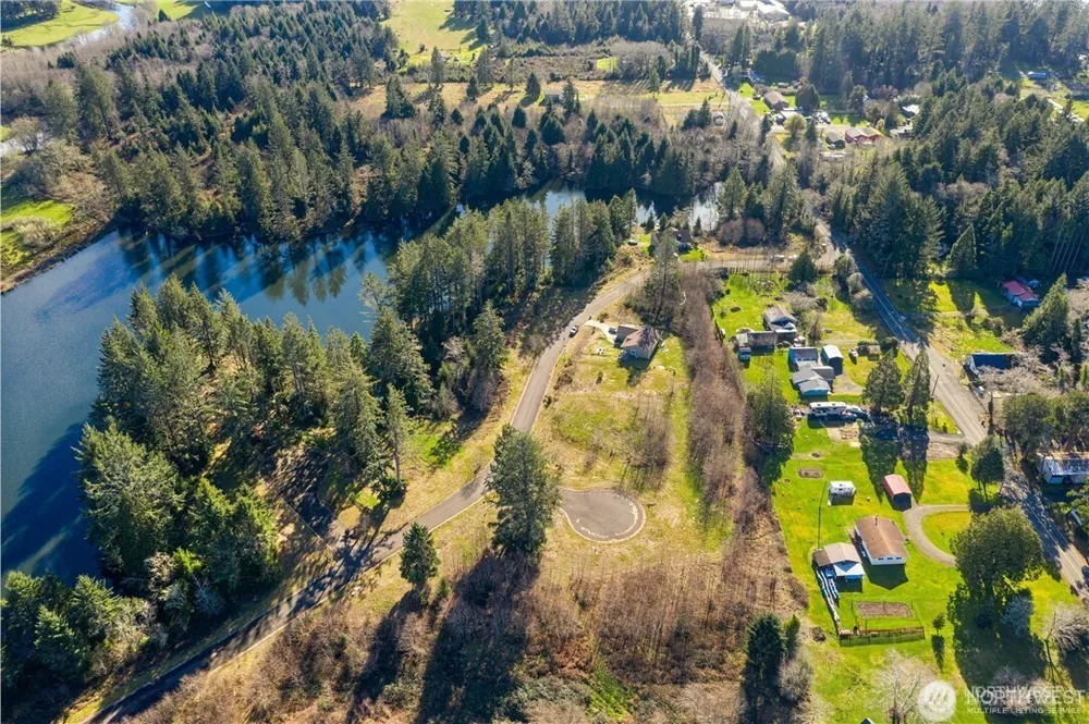 4 Sunrise Lane South Bend, WA 98586