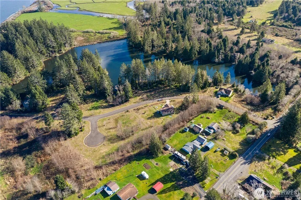 4 Sunrise Lane South Bend, WA 98586