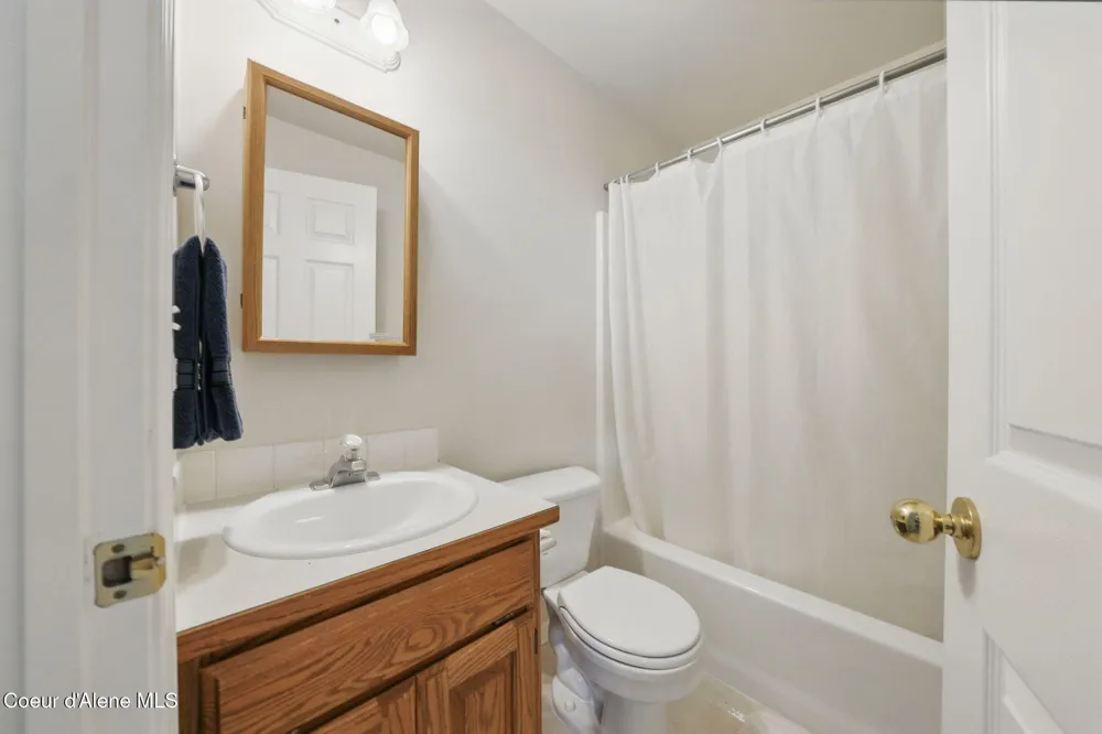 25929 E Idaho Pines Lane Newman Lake, WA 99025