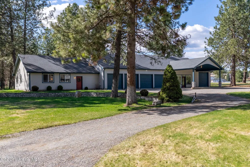 25929 E Idaho Pines Lane Newman Lake, WA 99025