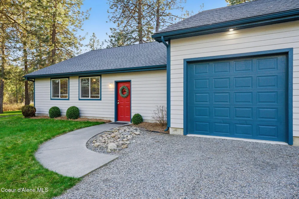25929 E Idaho Pines Lane Newman Lake, WA 99025