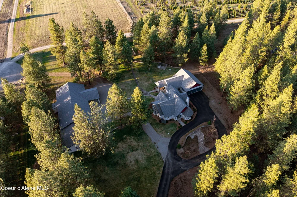 25929 E Idaho Pines Lane Newman Lake, WA 99025