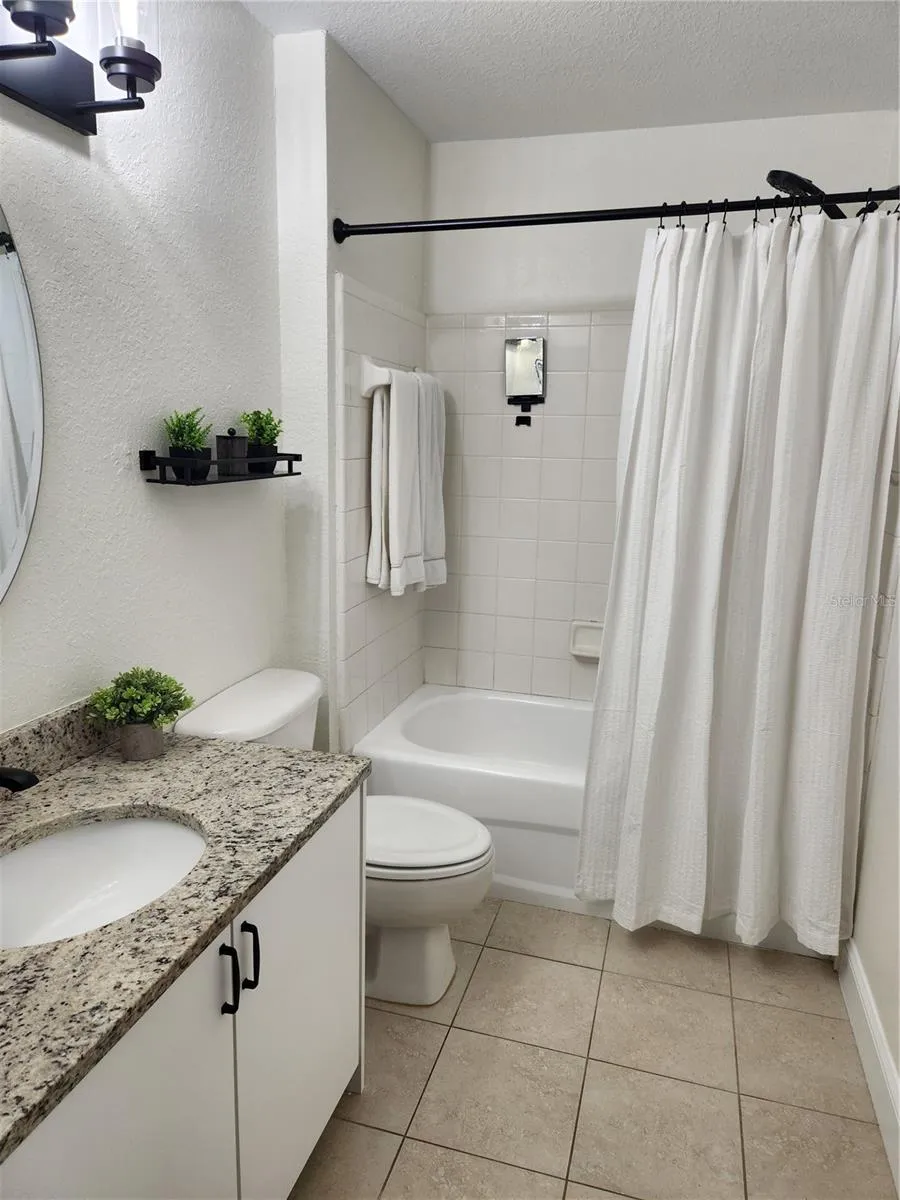 8926 MANOR LOOP CIRCLE #201 B Lakewood Ranch, FL 34202