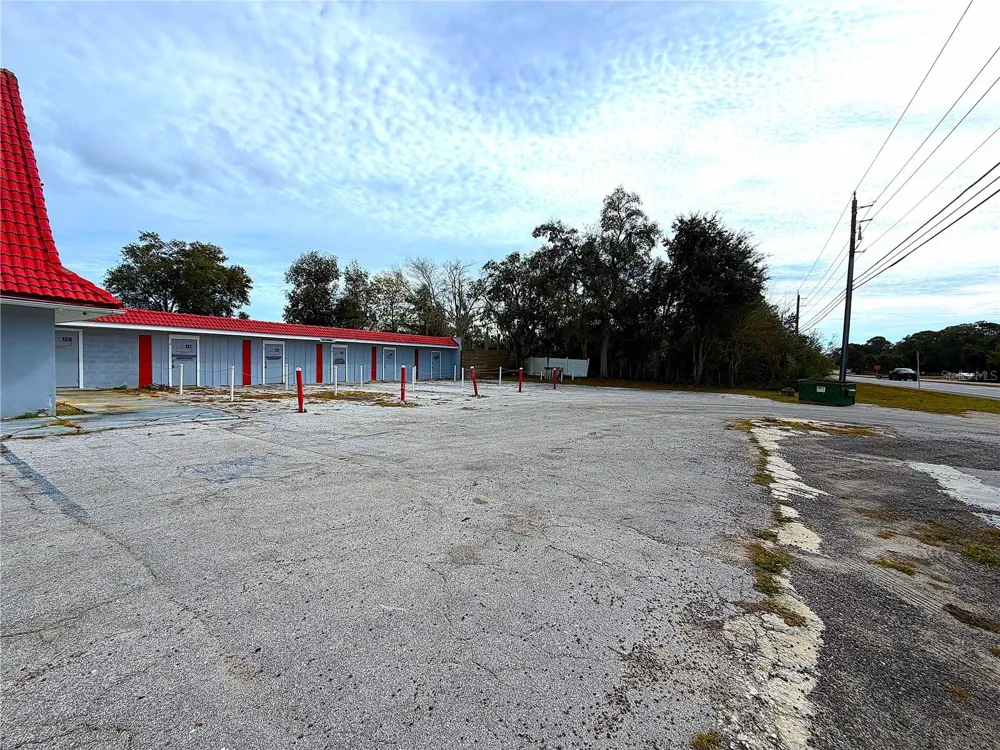 4795 US-1 HIGHWAY Mims, FL 32754