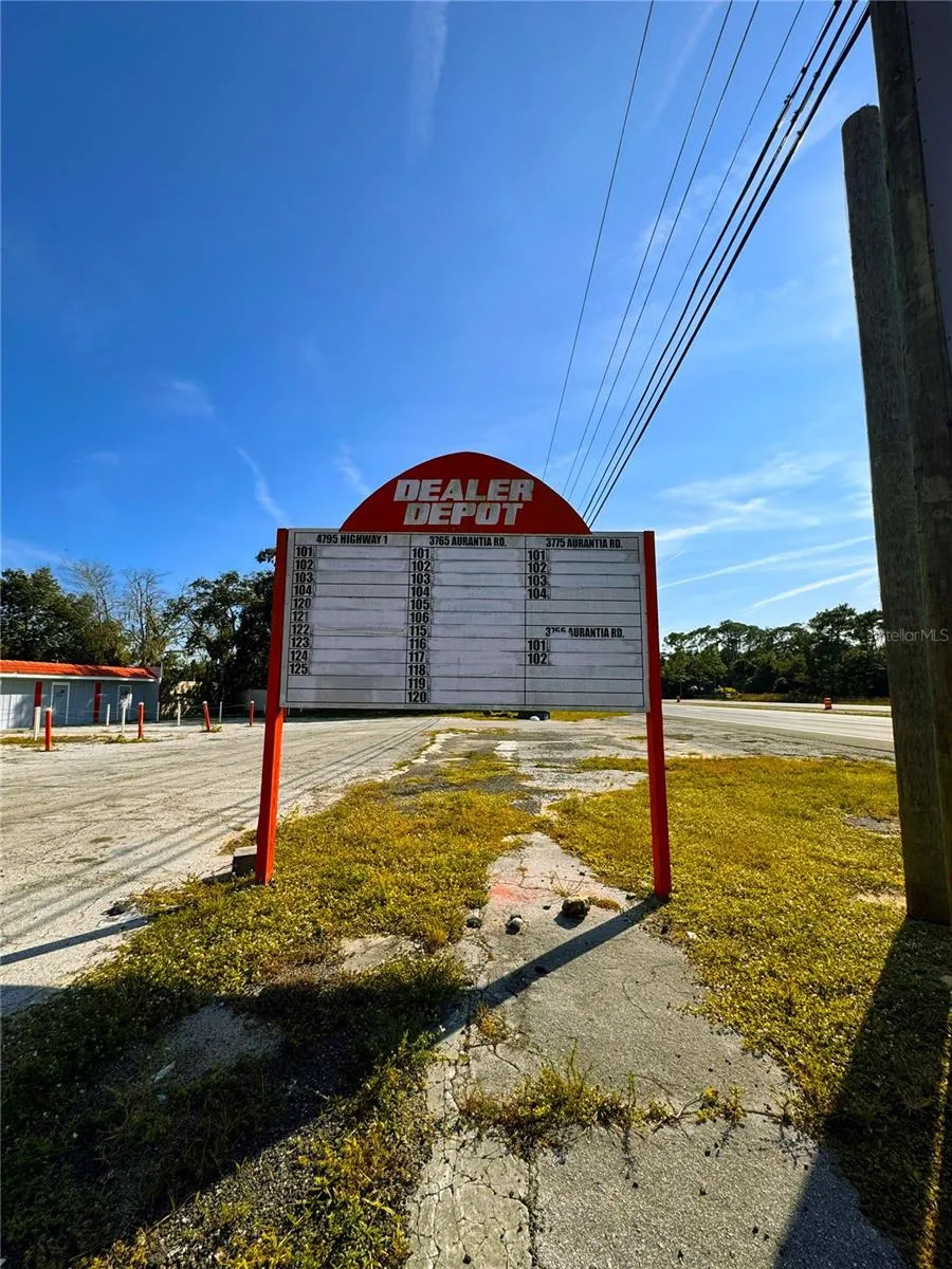 4795 US-1 HIGHWAY Mims, FL 32754