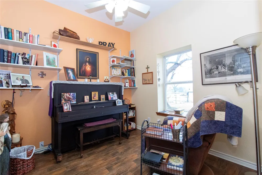 875 An County Road 2150 Palestine, TX 75801