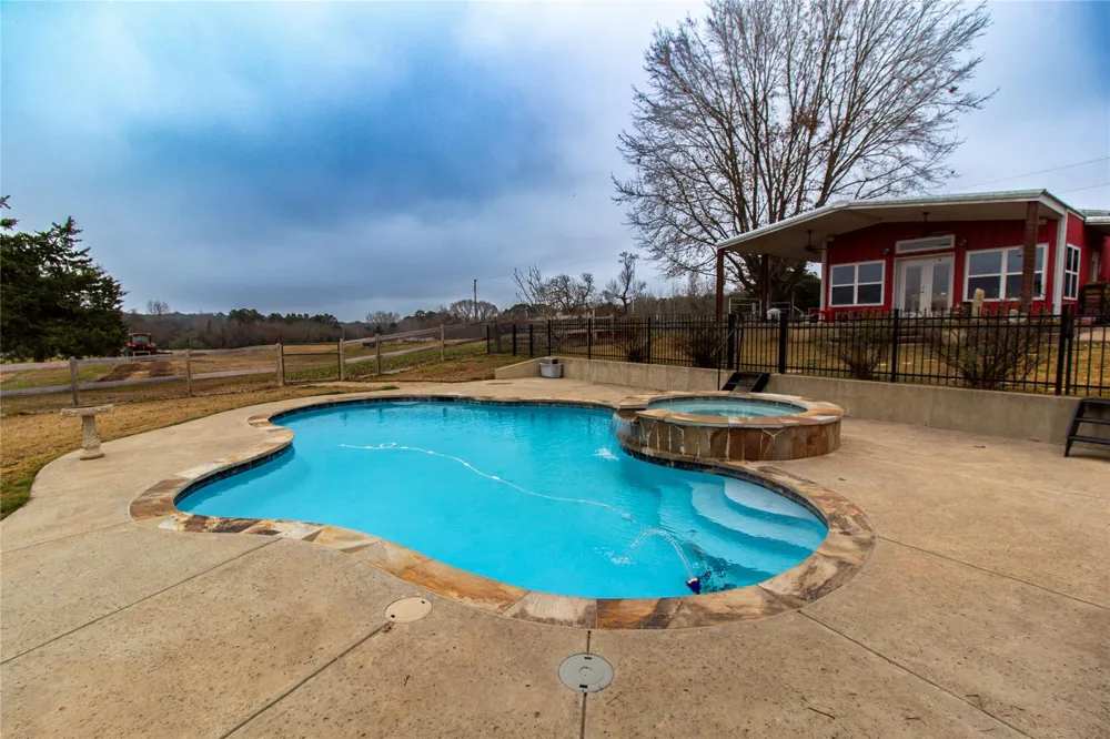 875 An County Road 2150 Palestine, TX 75801