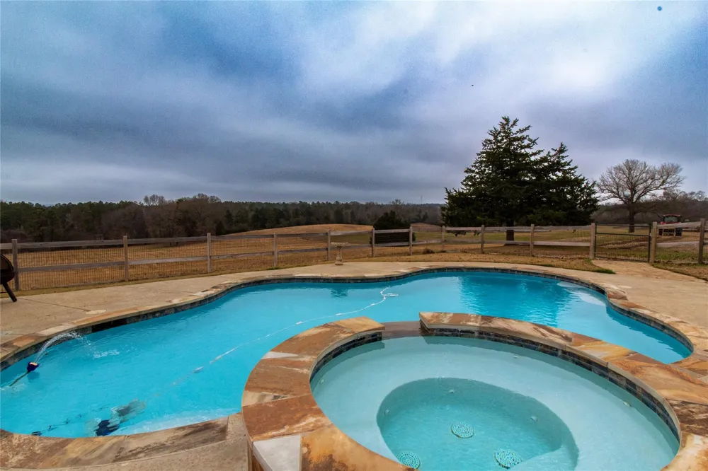 875 An County Road 2150 Palestine, TX 75801