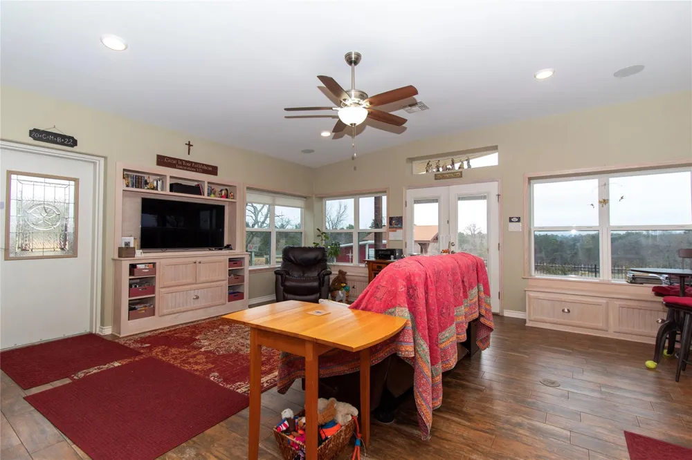 875 An County Road 2150 Palestine, TX 75801