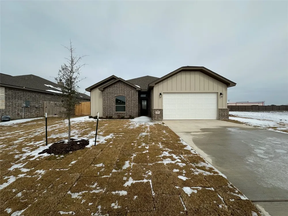 712 Eagle Crest Drive