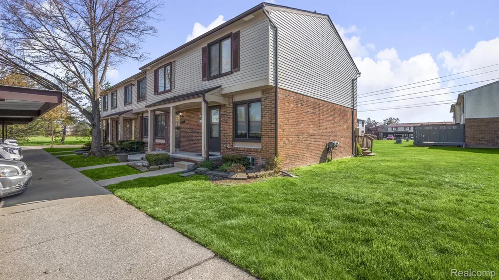 16996 KINGSBROOKE DRIVE