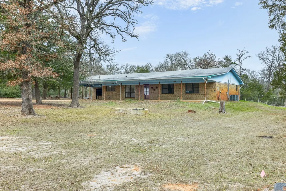 150 Turner Lane Paige, TX 78659