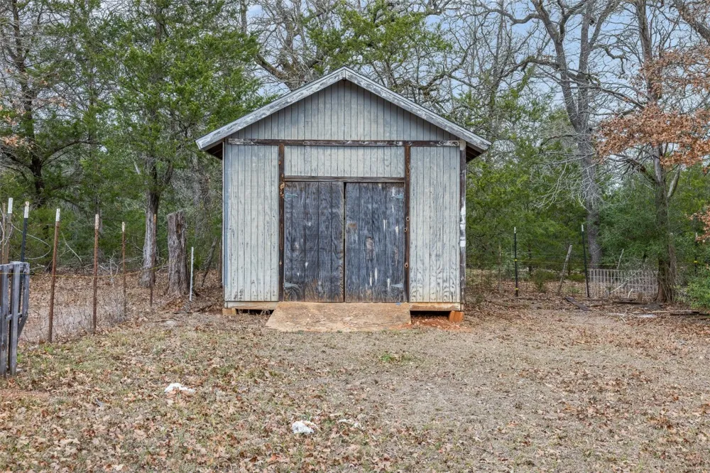 150 Turner Lane Paige, TX 78659