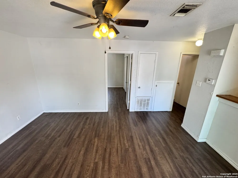 830 W Hutchins Place #3 San Antonio, TX 78221
