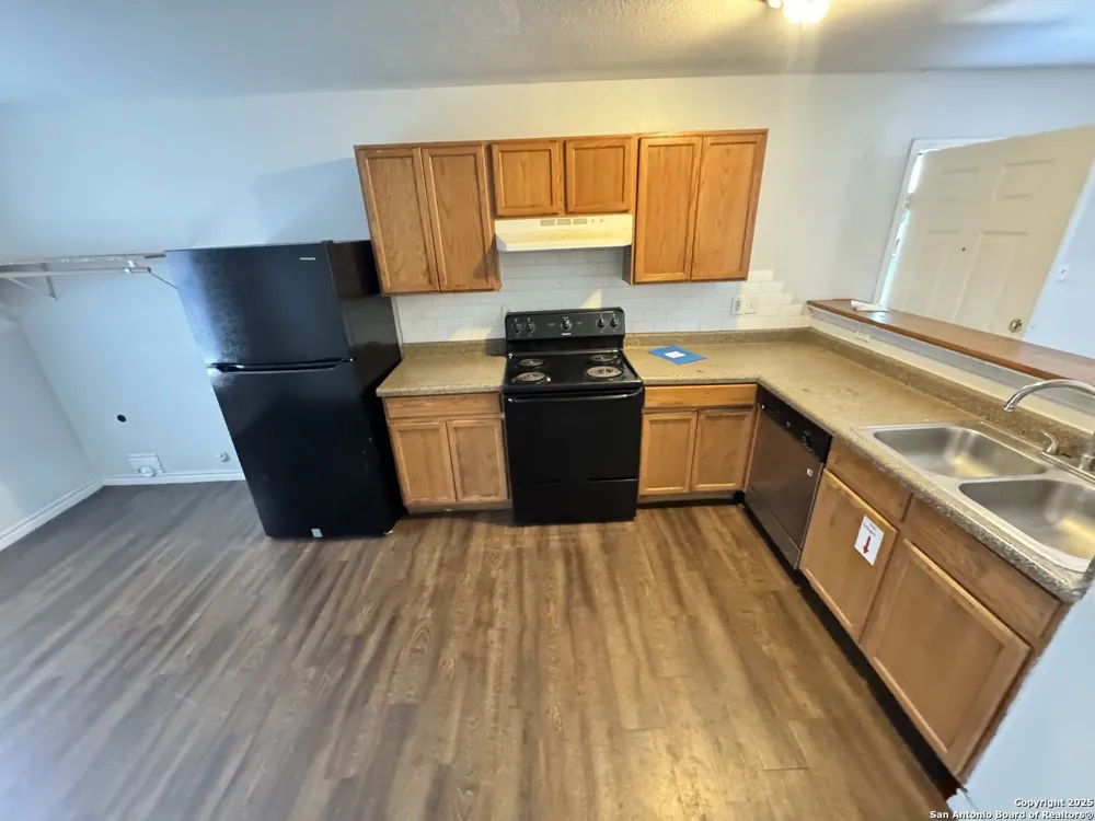 830 W Hutchins Place #3 San Antonio, TX 78221