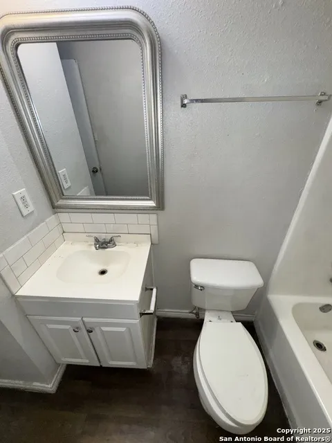 830 W Hutchins Place #3 San Antonio, TX 78221
