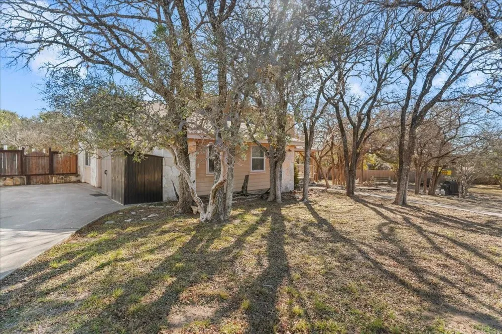 9 Ridgewood Circle Wimberley, TX 78676