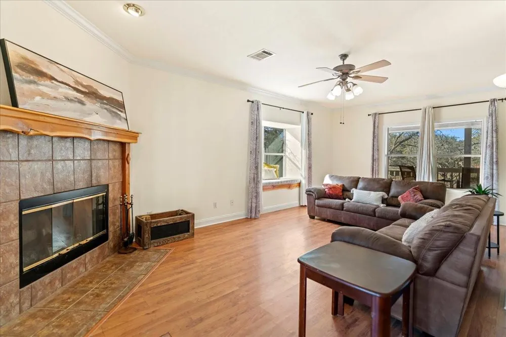 9 Ridgewood Circle Wimberley, TX 78676