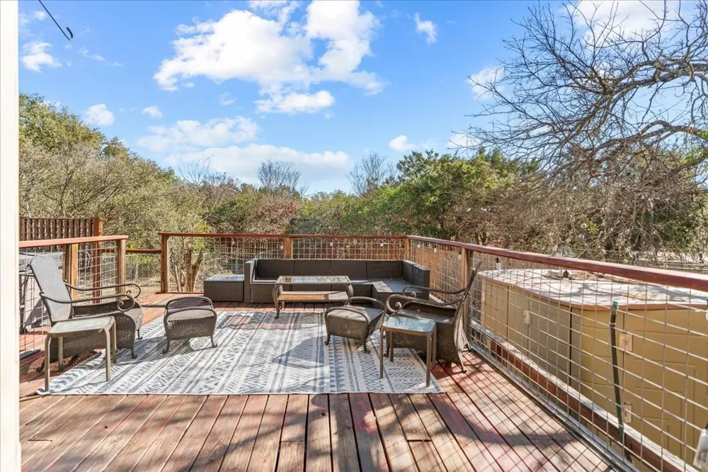 9 Ridgewood Circle Wimberley, TX 78676