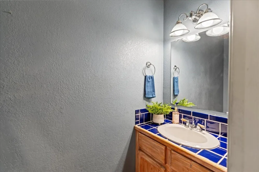 9 Ridgewood Circle Wimberley, TX 78676