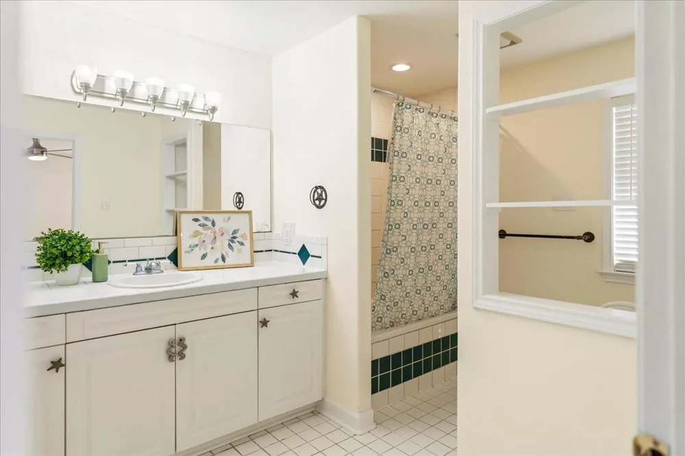 9 Ridgewood Circle Wimberley, TX 78676