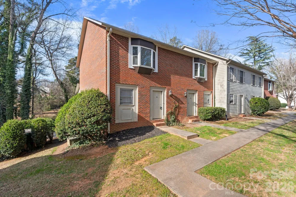 239 13th Avenue Place NW #16 Hickory, NC 28601