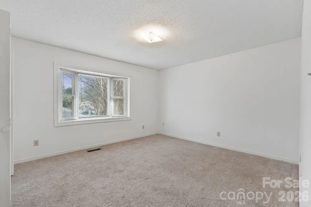 239 13th Avenue Place NW #16 Hickory, NC 28601