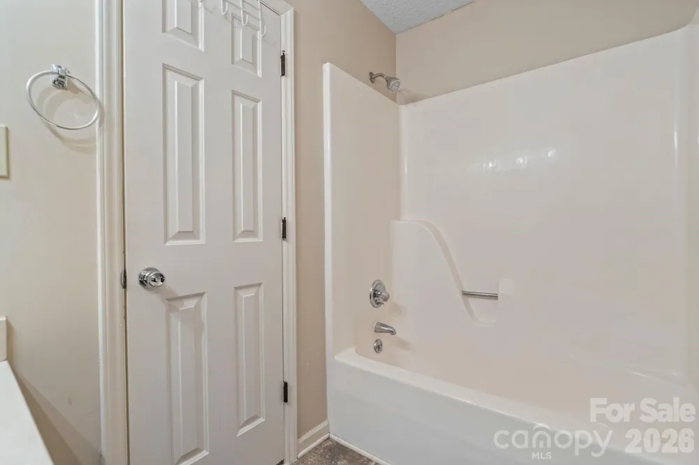 239 13th Avenue Place NW #16 Hickory, NC 28601