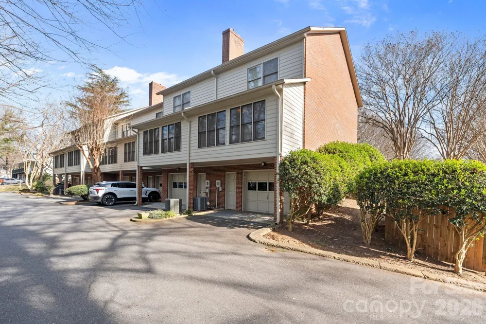 239 13th Avenue Place NW #16 Hickory, NC 28601