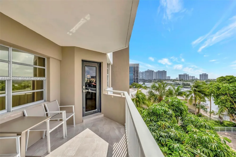 1965 S Ocean Dr #4S Hallandale Beach, FL 33009