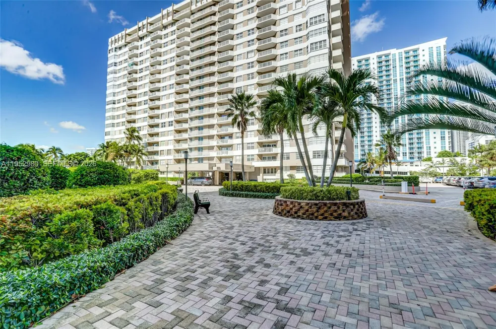 1965 S Ocean Dr #4S Hallandale Beach, FL 33009