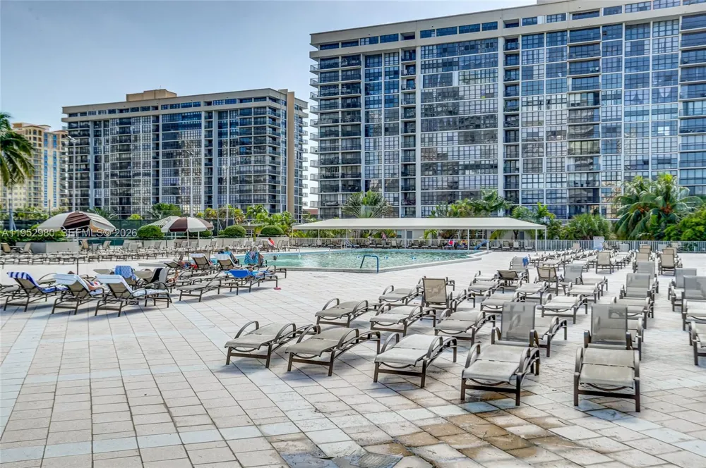 1965 S Ocean Dr #4S Hallandale Beach, FL 33009