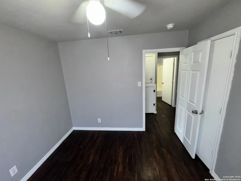 830 W Hutchins Place #11 San Antonio, TX 78221