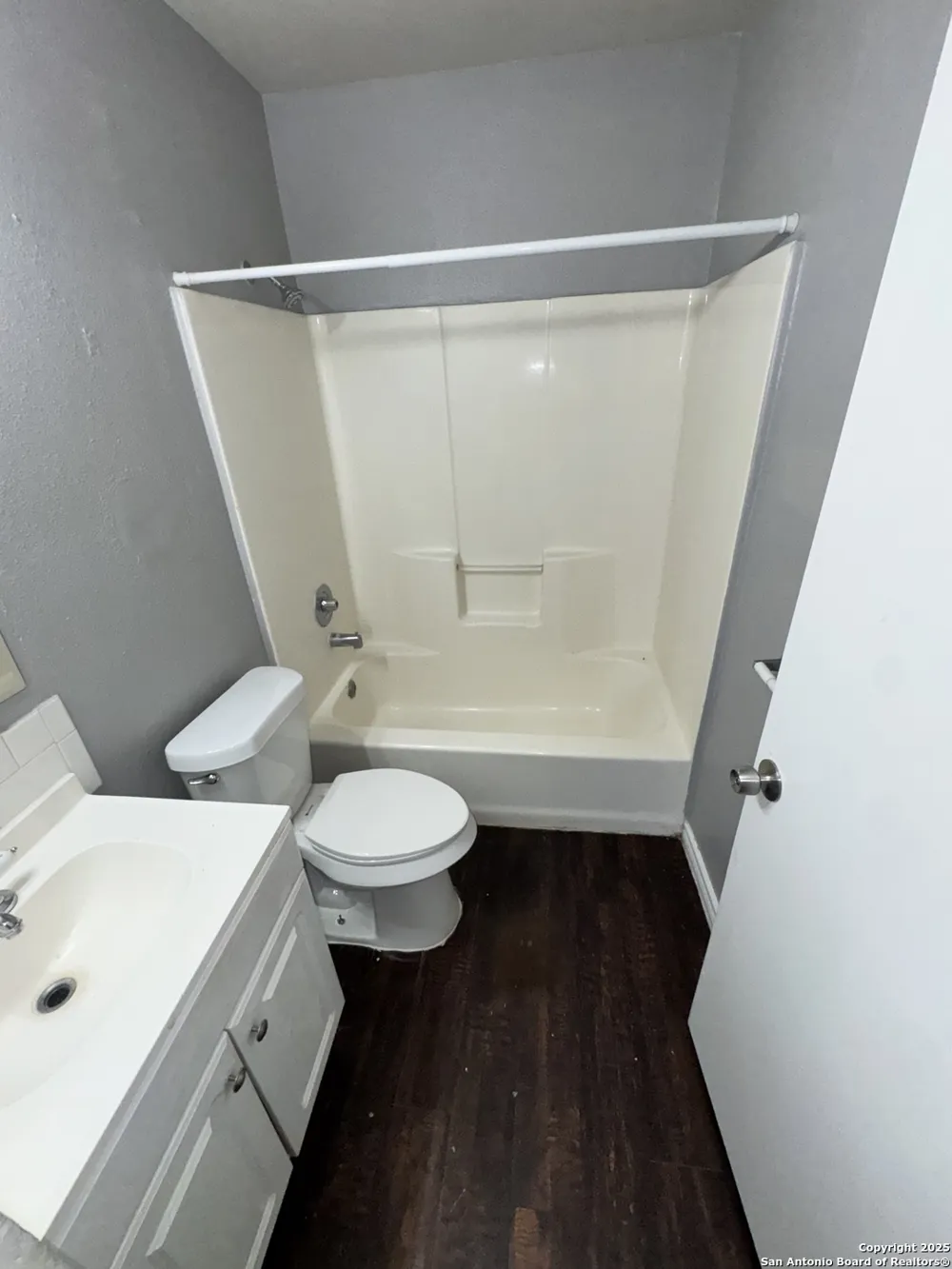 830 W Hutchins Place #11 San Antonio, TX 78221